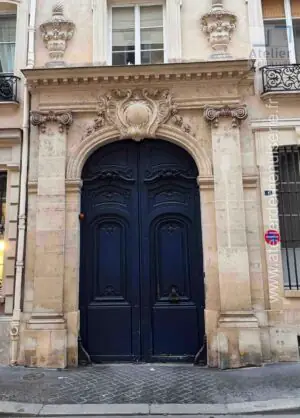 Porte cochère 1 rue de Lille Paris 7e
