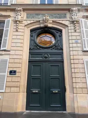 Porte cochère 100 rue de l'Université Paris 7e