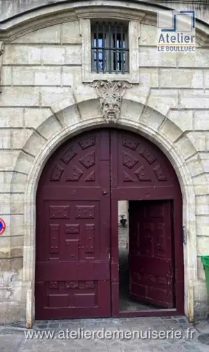 Porte cochère 15 quai de Bourbon