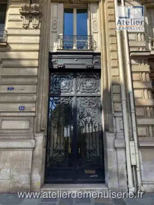 Porte cochère 16 rue de Bourgogne Paris 7e