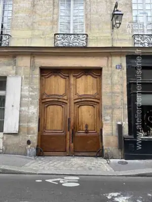 Porte cochère 19 rue Charles-V Paris 4e