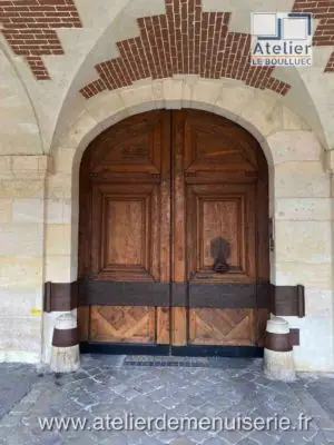 Porte cochère 2 place des Vosges Paris 4e