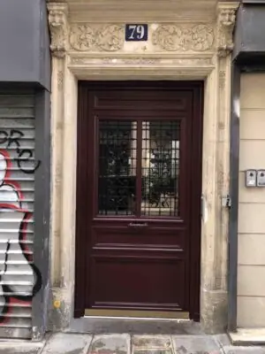 Porte 79 rue Notre-Dame-de-Nazareth après travaux