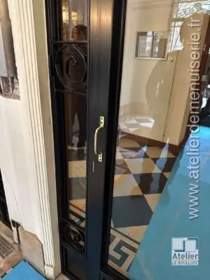 2023 76 rue des Bourdonnais porte posée détail
