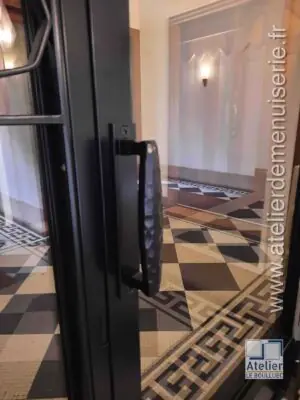 2023 76 rue des Bourdonnais porte posée détail