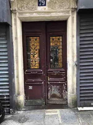 Porte 79 rue Notre-Dame-de-Nazareth avant travaux