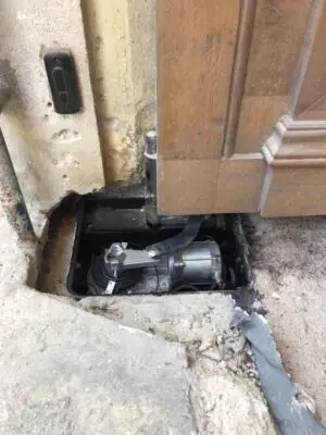 Motorisation par pivot de sol, 111 rue de Longchamp
