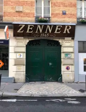 Porte cochère en acier 50 rue de Montreuil Paris 11e