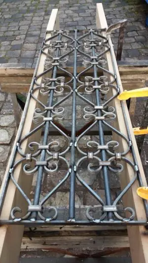 Grille à volutes